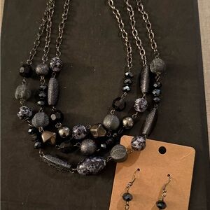 Elegant Black and Silver Necklace Set